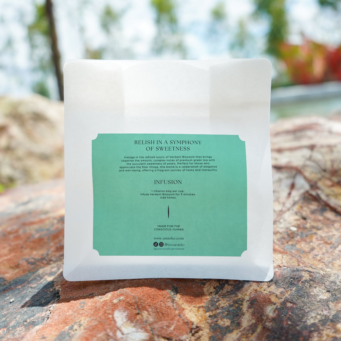 Verdant Blossom | Organic Green Tea, Marigold Flowers, Turkish Pears